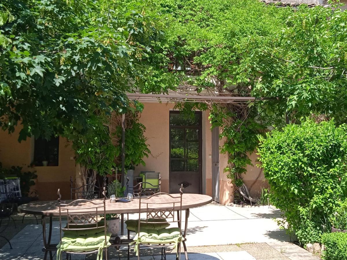 Chambres D'Hotes La Chrysalide Loriol-du-Comtat Exteriér fotografie
